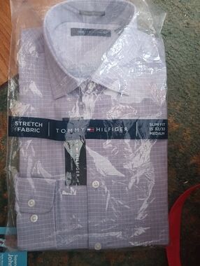 Tommy Hilfiger Slim Fit men’s dress shirt.